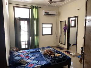 Bedroom in 2 BHK Builder Floor at Sector 49 – for Rent