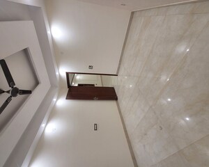 Furnished Amenities in 3 BHK Builder Floor at Green Fields Colony – for Sale
