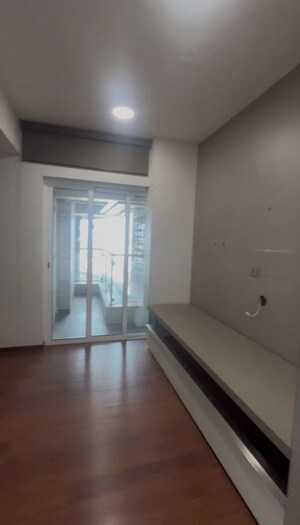 Room in 5 BHK Apartment at Swastik Solitaire, Chembur – for Sale