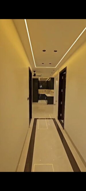 Furnished Amenities in 4 BHK Apartment at Sector 5 Dwarka – for Sale