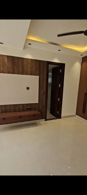 Furnished Amenities in 4 BHK Apartment at Sector 5 Dwarka – for Sale