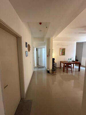Room in 3 BHK Apartment at Pioneer Park Phase 1, Sector 61 – for Sale
