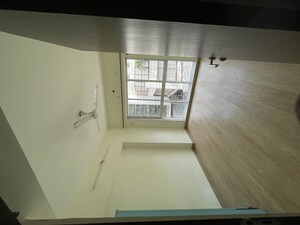 Room in 2 BHK Apartment at The Baya Goldspot, Andheri East – for Rent