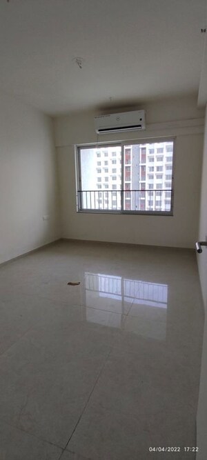 Room in 3 BHK Apartment at Godrej 24X7, Hinjewadi – for Rent
