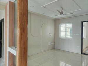 Room in 2 BHK Apartment at Aparna Zenon, Puppalaguda – for Rent