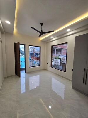 Room in 3 BHK Independent House at Sahastradhara – for Sale