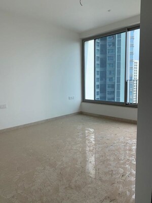 Room in 4 BHK Apartment at Oberoi Elysian Tower A, Goregaon East – for Sale