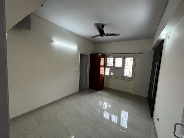Room, sector 30 2 Bedroom 1200 Sq.Ft. Independent House In Sector 30 Noida 10634965