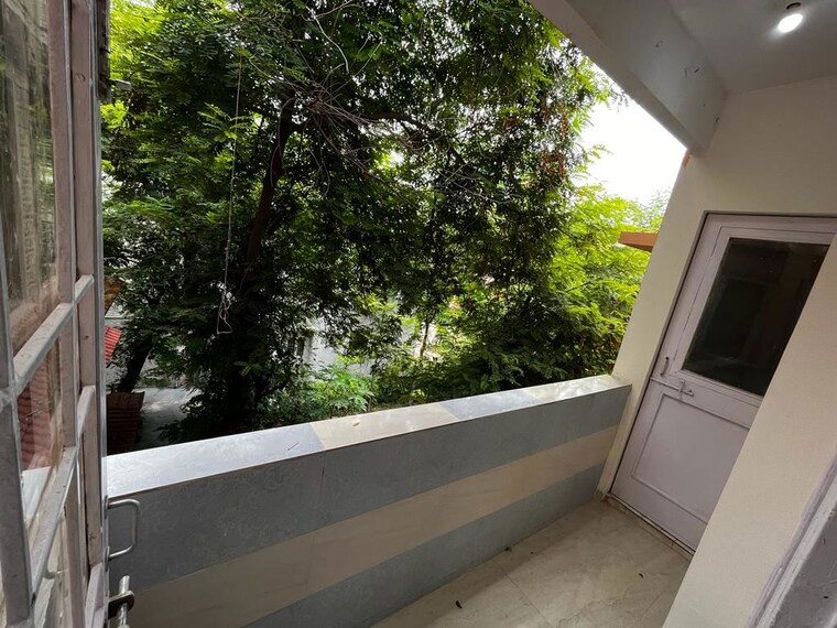 Balcony, sector 30 2 Bedroom 1200 Sq.Ft. Independent House In Sector 30 Noida 10634965