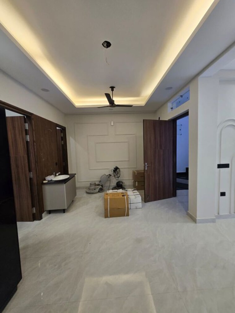 Room, sahastradhara road 3 Bedroom 165 Sq.Yd. Independent House In Sahastradhara Road Dehradun 10634998