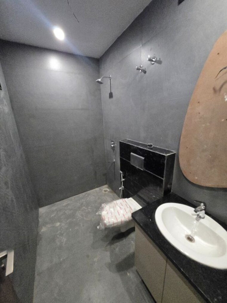 Bathroom, sahastradhara road 3 Bedroom 122 Sq.Yd. Independent House In Sahastradhara Road Dehradun 10635020