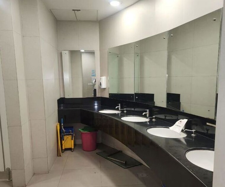 Bathroom, sahar-plaza Commercial Office Space 3561 Sq.Ft. In Andheri East Mumbai 10634954