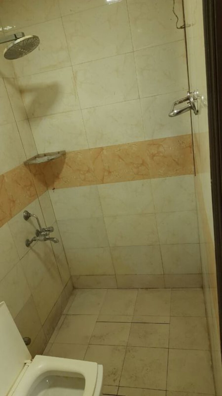 Bathroom, saket 1 RK 350 Sq.Ft. Builder Floor In Saket Delhi 10635034