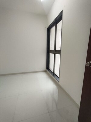 Room in 2 BHK Apartment at Runwal Eirene, Balkum Pada – for Rent