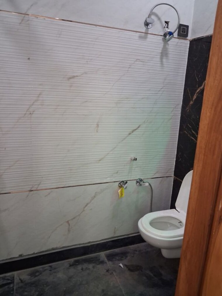 Bathroom, a block shastri nagar 3 Bedroom 990 Sq.Ft. Builder Floor In A Block Shastri Nagar Ghaziabad 10635057