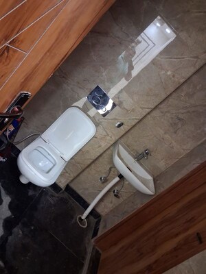 Furnished Amenities in 3 BHK Builder Floor at A Block Shastri Nagar – for Sale