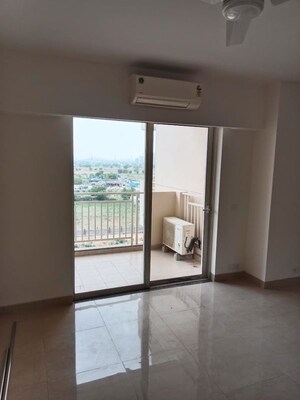 Room in 3 BHK Apartment at M3M Marina, Sector 68 – for Rent