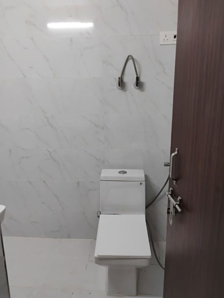 Bathroom, sector 4 dwarka 2 Bedroom 1200 Sq.Ft. Apartment In Sector 4 Dwarka Delhi 10635067