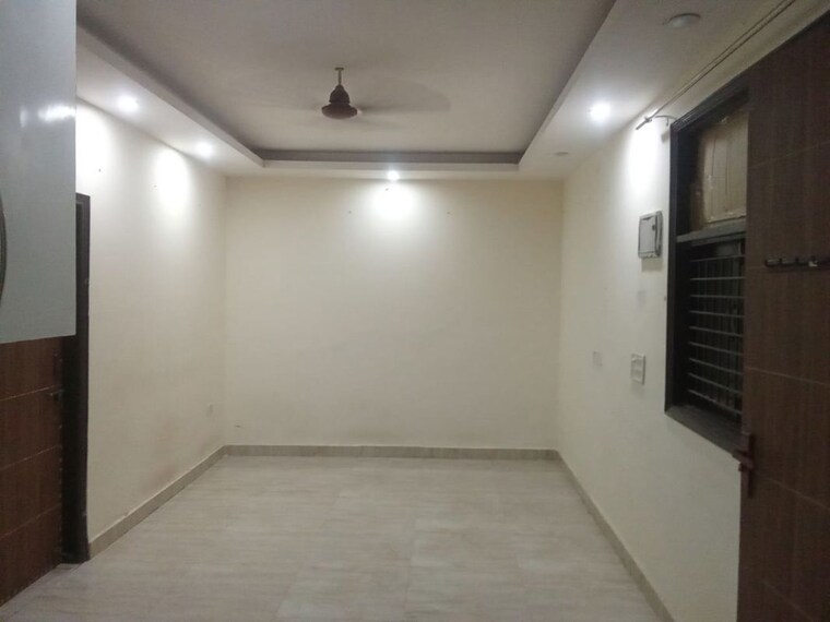 Room, sector 23 dwarka 3 Bedroom 1600 Sq.Ft. Apartment In Sector 23 Dwarka Delhi 10635105