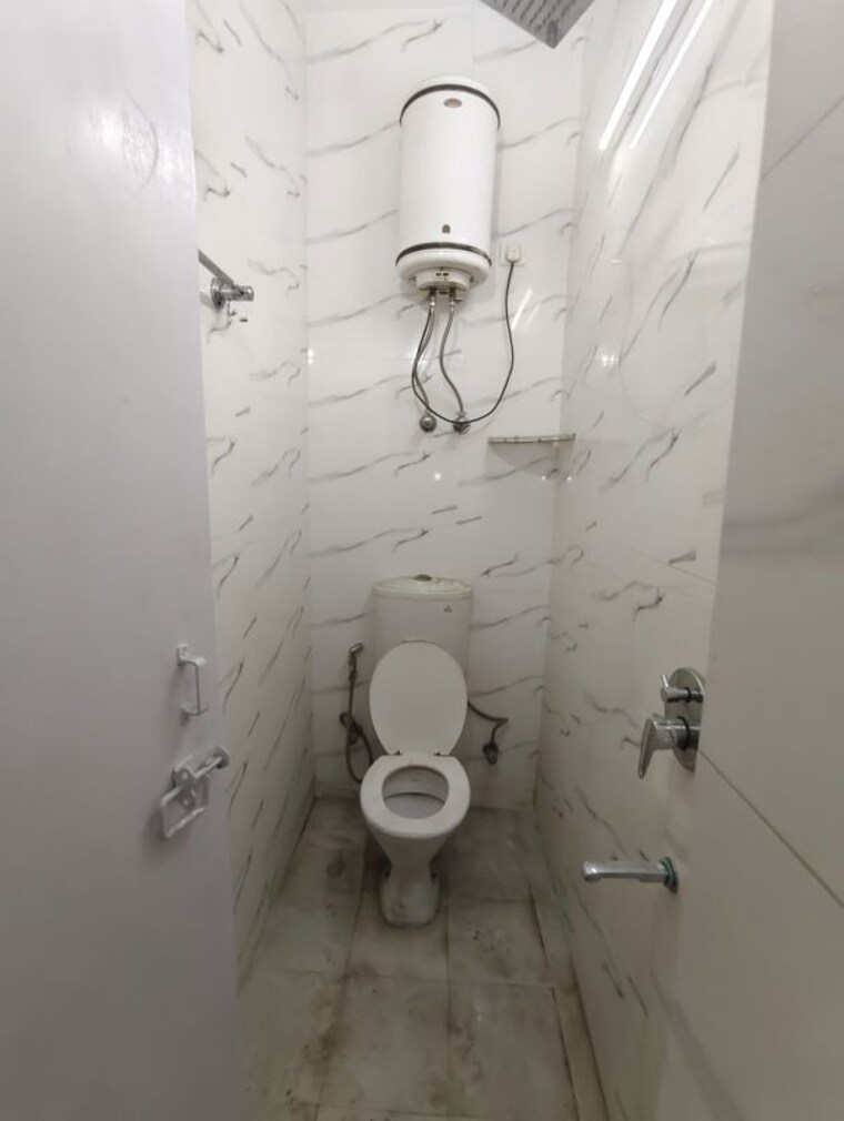 Bathroom, malviya nagar 2 Bedroom 1200 Sq.Ft. Builder Floor In Malviya Nagar Delhi 10635184