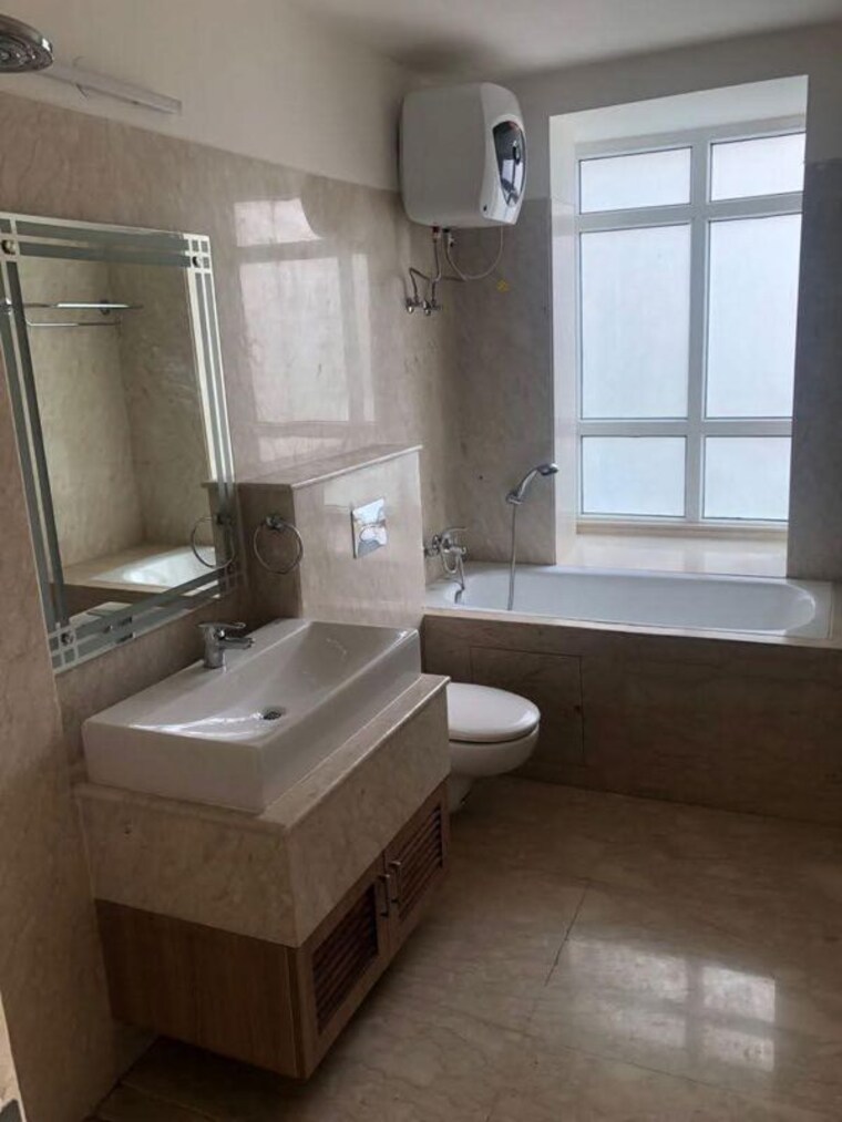 Bathroom, emaar-the-palm-drive-the-premier-terraces 3 Bedroom 1950 Sq.Ft. Apartment In Sector 66 Gurgaon 10635187