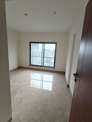 Room in 2 BHK Apartment at Rangoli Goghari Mansion, Santacruz West – for Rent