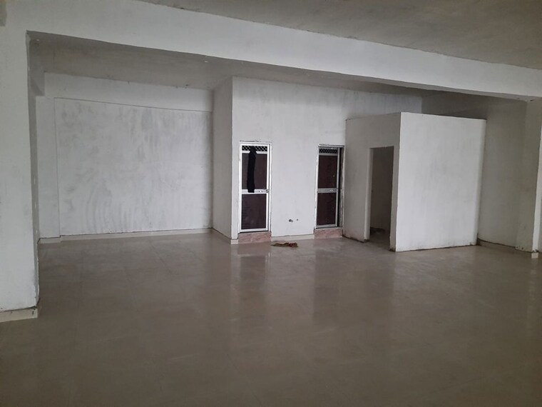 Room, jafrapur Commercial Warehouse 5500 Sq.Ft. In Jafrapur Ayodhya 10635236