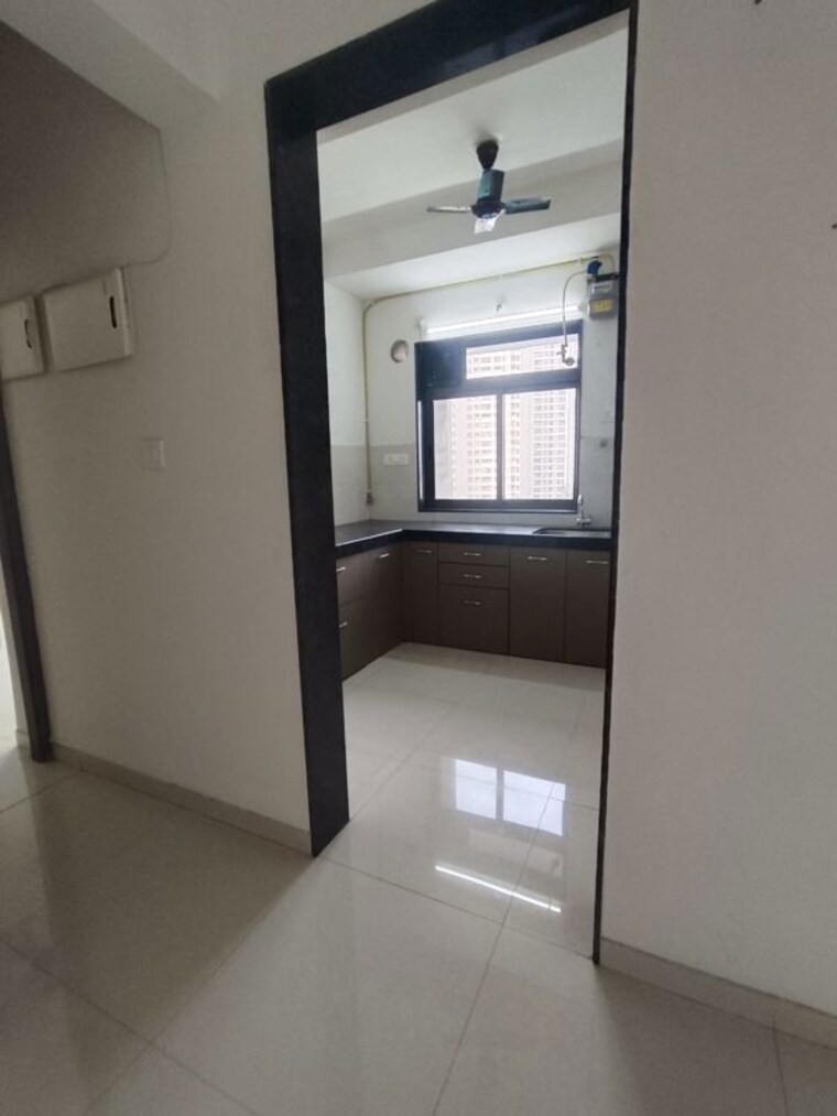 Bathroom, runwal-eirene 1 Bedroom 400 Sq.Ft. Apartment In Balkum Pada Thane 10635247