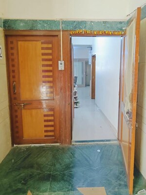 4 BHK Apartment – Entrance View at Meera Tower, Andheri West - for Sale