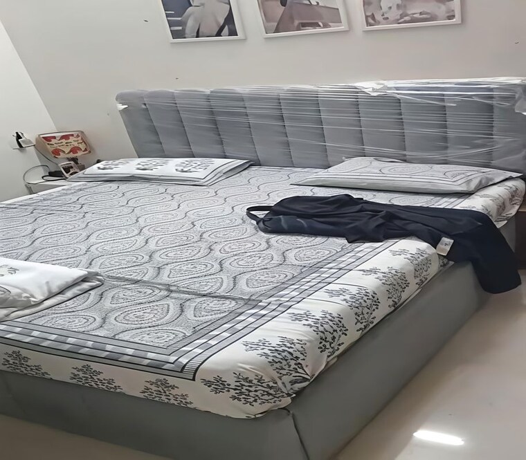 Bedroom, dadar east 1.5 Bedroom 500 Sq.Ft. Apartment In Dadar East Mumbai 10635285