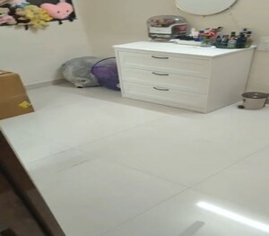 Study Room in 1.5 BHK Apartment at Dadar East – for Rent