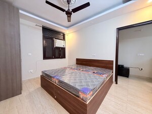 Bedroom in 2 BHK Builder Floor at Sector 46 – for Rent