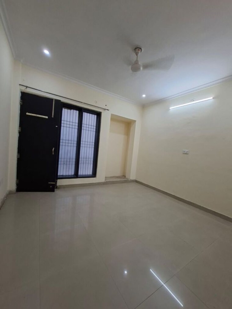 Room, sector 46 2 Bedroom 1250 Sq.Ft. Builder Floor In Sector 46 Gurgaon 10635289