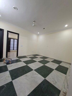 Room in 2 BHK Builder Floor at Sector 46 – for Rent