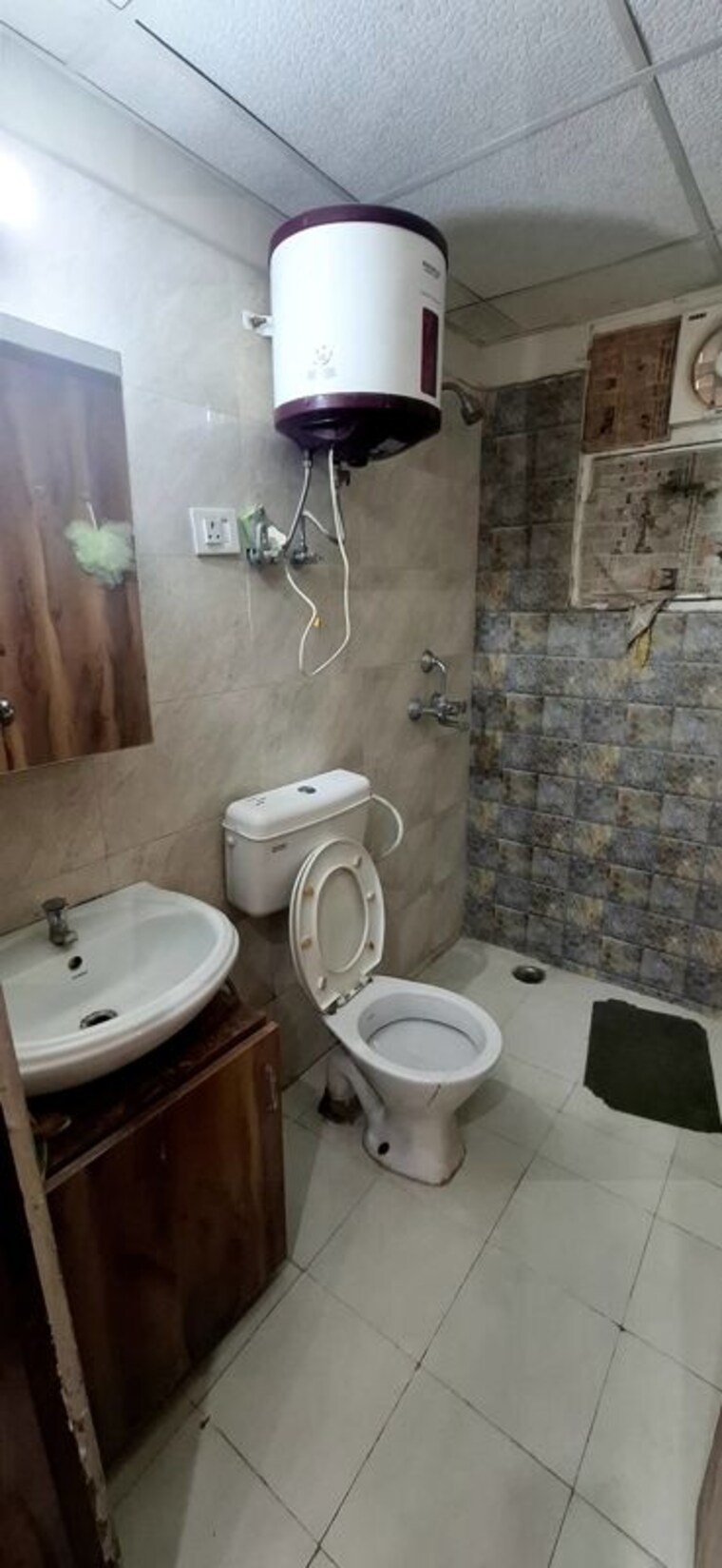 Bathroom, signature-global-the-millennia 2 Bedroom 800 Sq.Ft. Apartment In Sector 37d Gurgaon 10635283