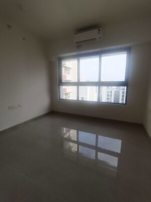 Room in 3 BHK Apartment at Piramal Vaikunth, Balkum Pada – for Sale