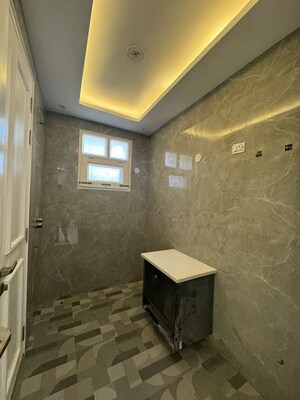 Bathroom in 4 BHK Builder Floor at Green Fields Colony – for Rent