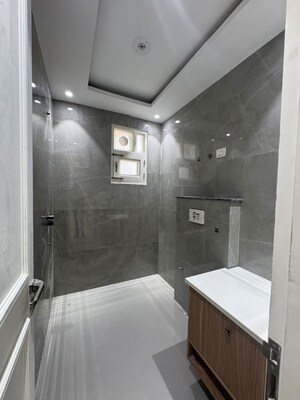 Bathroom in 4 BHK Builder Floor at Green Fields Colony – for Rent