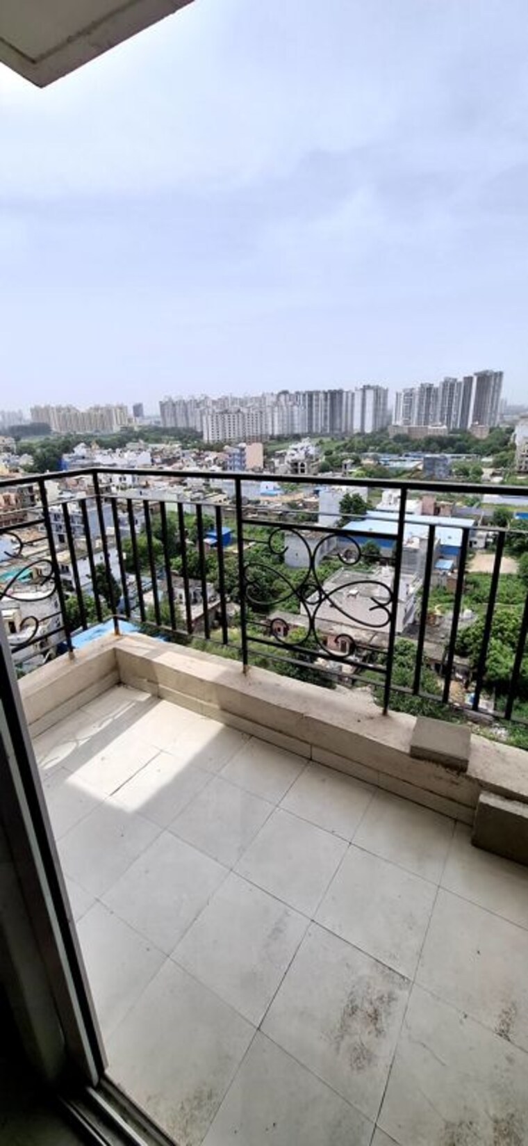 Balcony, signature-global-the-millennia 2 Bedroom 800 Sq.Ft. Apartment In Sector 37d Gurgaon 10635299