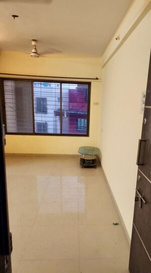 Room in 3 BHK Apartment at Strawberry Sandstone, Mira Road – for Rent