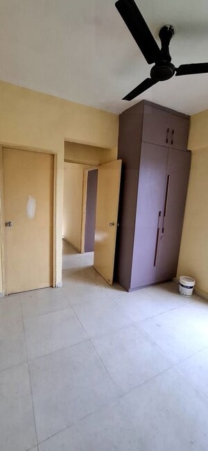 Room in 2 BHK Apartment at Signature Global The Millennia, Sector 37d – for Rent