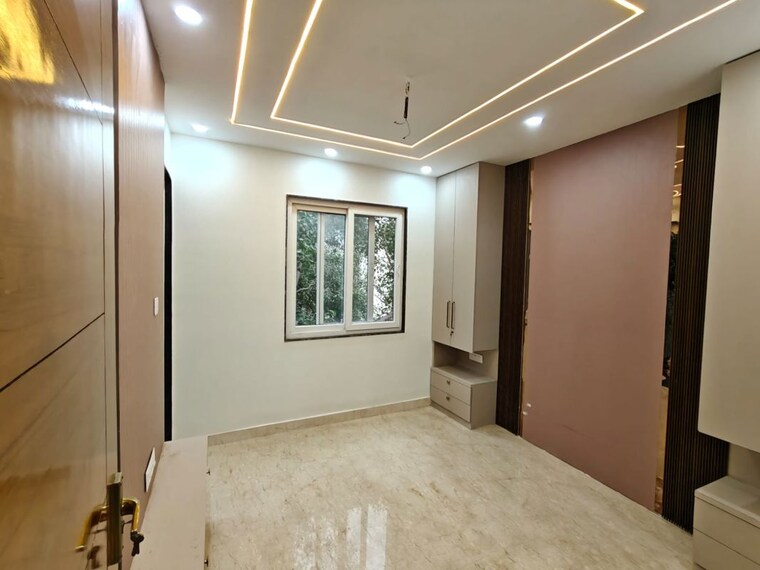 Room, rajouri garden 2 Bedroom 100 Sq.Yd. Builder Floor In Rajouri Garden Delhi 10635338