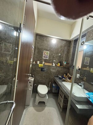 Bathroom in 2 BHK Apartment at Raheja Brooke Ville, Mahim West – for Rent