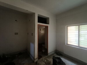Room in 3 BHK Apartment at Kolkatta Gpo – for Sale