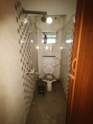 Bathroom in 3 BHK Apartment at Kolkatta Gpo – for Sale