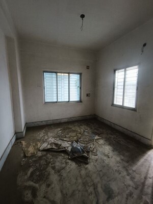 Room in 3 BHK Apartment at Kolkatta Gpo – for Sale