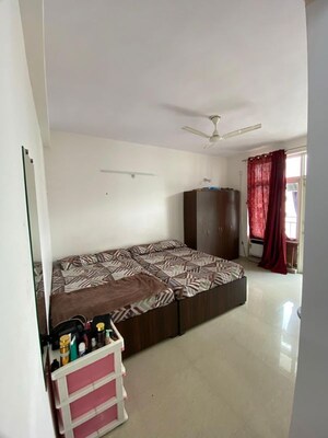 Bedroom in 3 BHK Apartment at Omaxe R2, Gomti Nagar – for Rent