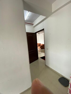 Room in 3 BHK Apartment at Omaxe R2, Gomti Nagar – for Rent