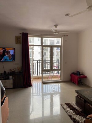 Living Room in 3 BHK Apartment at Omaxe R2, Gomti Nagar – for Rent