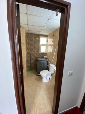 Bathroom in 3 BHK Apartment at Omaxe R2, Gomti Nagar – for Rent